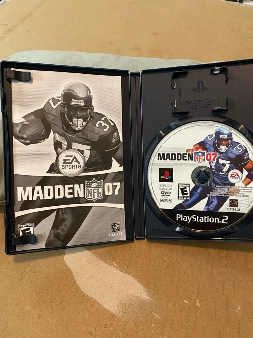 PlayStation 2 Madden NFL 07 - Blue Football Cover